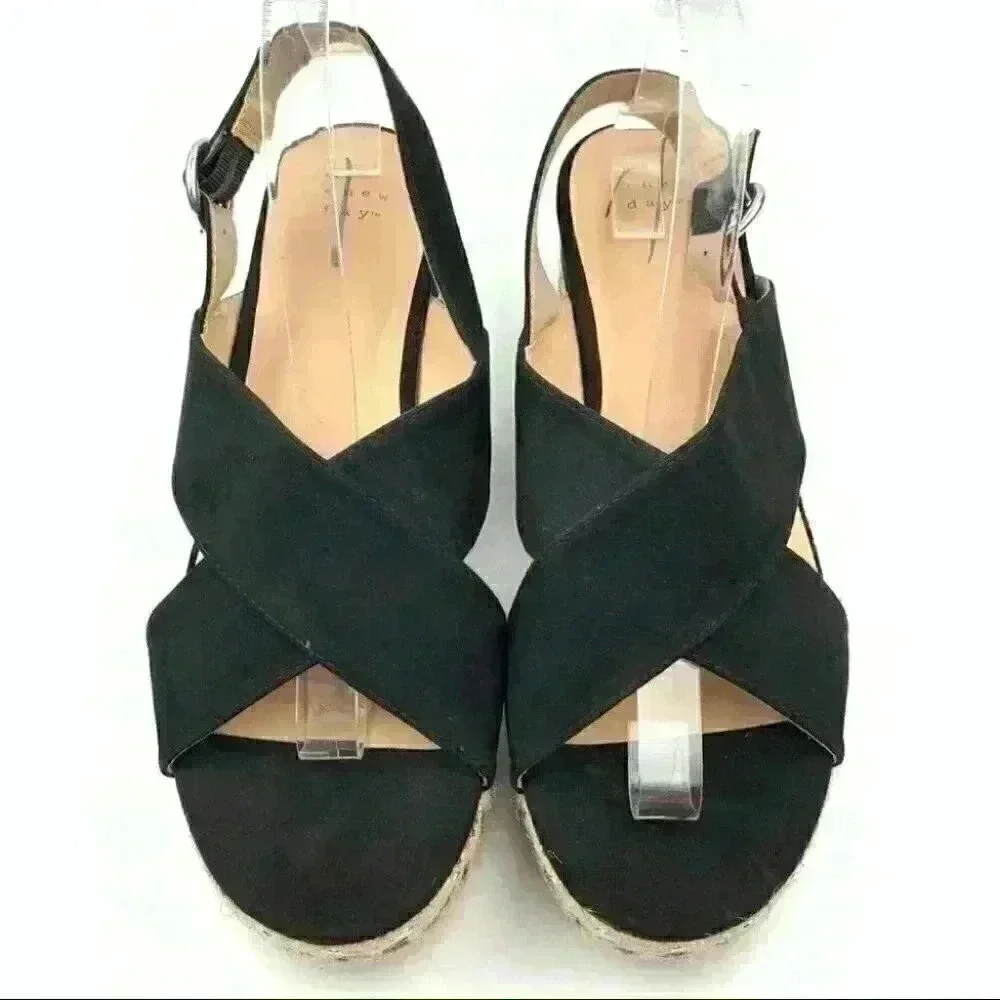 A new day sandals 9.5 black flatforms Espadrilles
